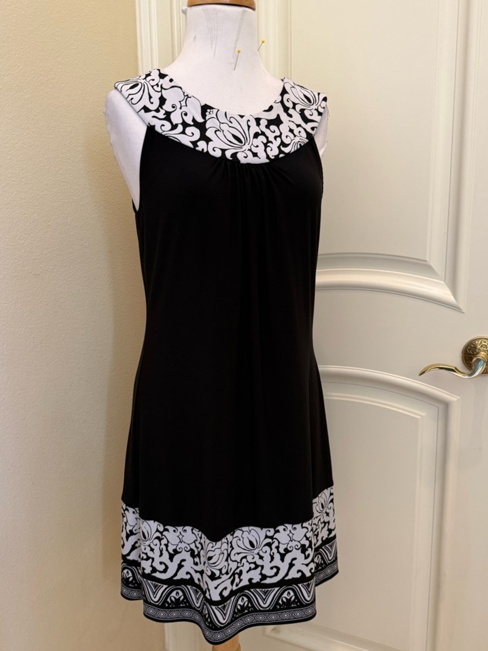 White House/Black Market knit shift dress